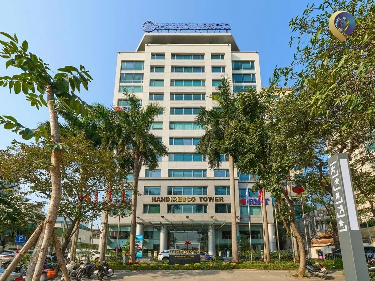 Front view of Handiresco Tower office building in Ba Dinh, Hanoi